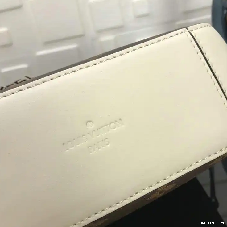 Fashionrepsfam ru Bags 19T1L0068 LV 0516